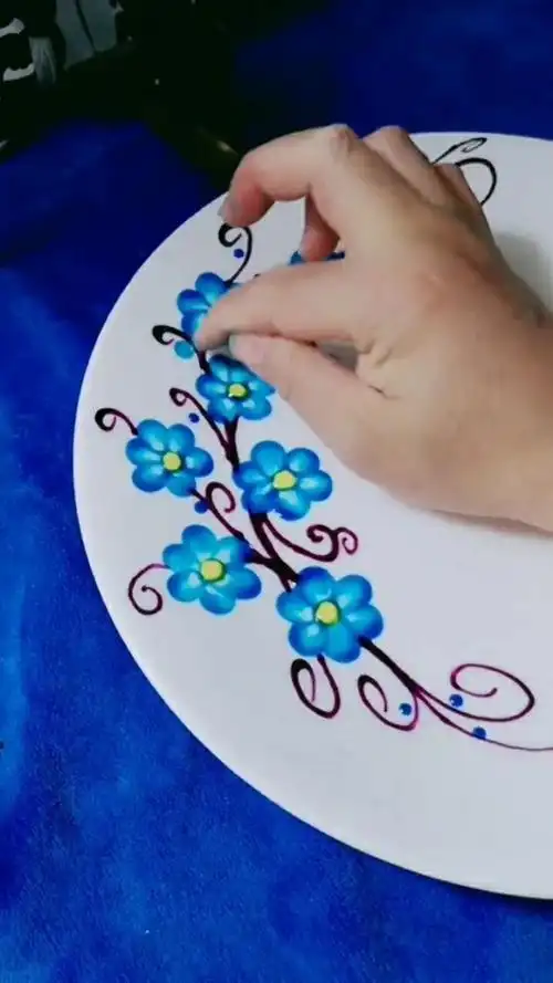 蓝色果酱画出花,有点小漂亮