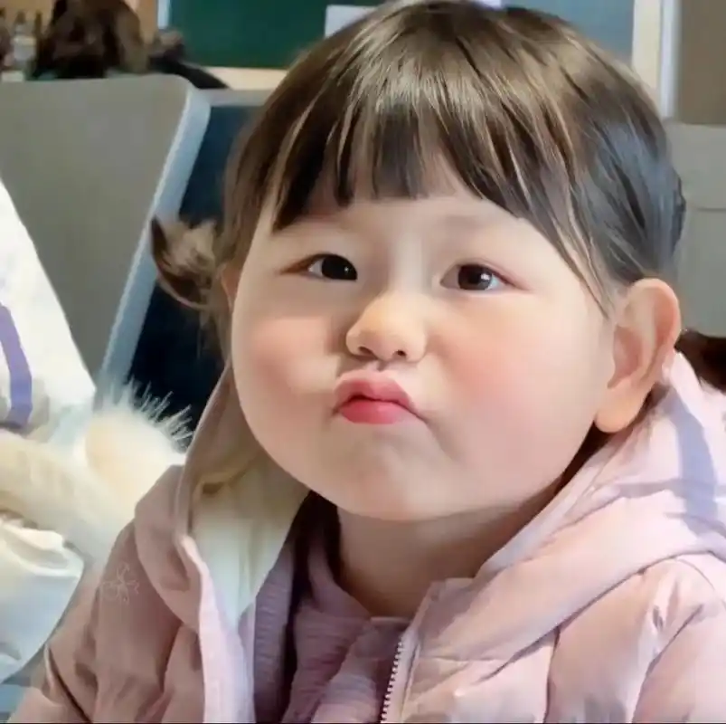 瑶一瑶小肉包 樱桃小嘴嘟嘟的脸 #呆萌妹 #骗你生个女儿