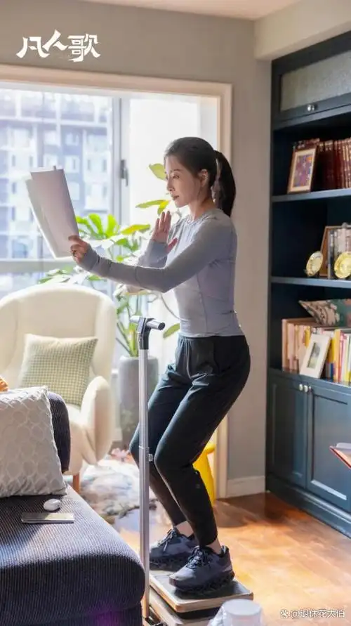 殷桃在北京的豪宅好治愈,屋内外种满花草,宛若世外桃源,真美