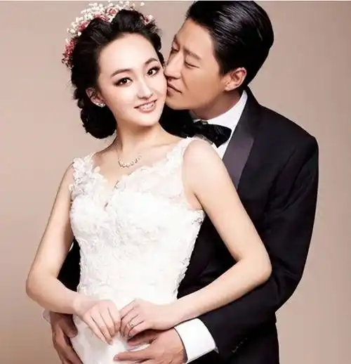 对前妻家暴,却与二婚妻子幸福美满_方柏霓_辛月_事情