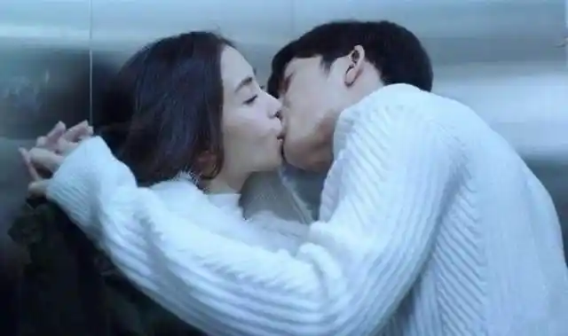 杨幂赵又廷开启咬唇吻新模式,井柏然和她才是教科书版舌吻