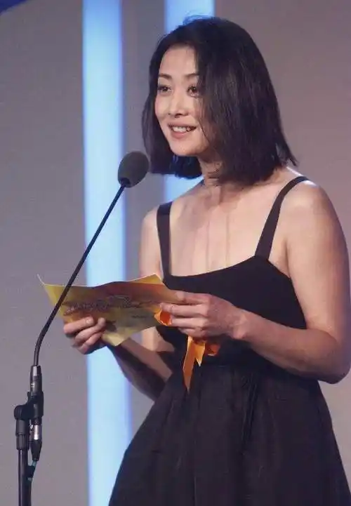 回顾:3婚2离,带着二夫的孩子和一夫复合,55岁的刘蓓过得怎么样