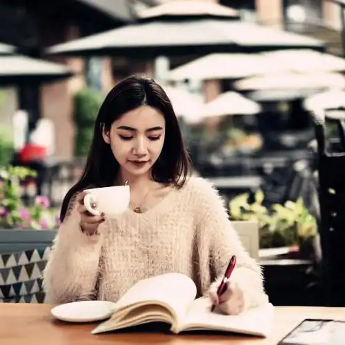 淡雅女生头像图片