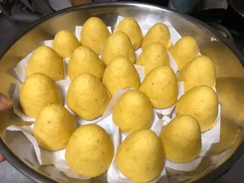 丫丫小情绪做的玉米面窝头