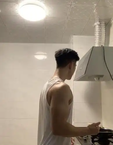 185cm高颜值鲜肉的身材居然这么棒你也可以拥有这样