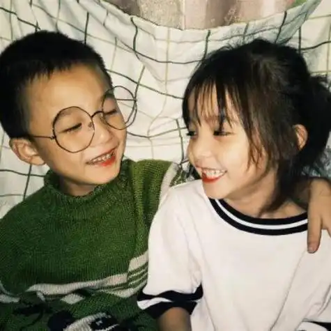 好看的情侣头像小孩单人双人一人一张使用的