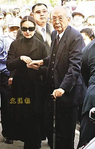 (记者 蔡敏)因肝病恶化,消化道出血而於上周入院的林青霞父亲林维良