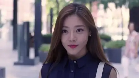 我不是精英:邓家佳霸气出场上班,下一秒摔倒趴地,女神形象全无