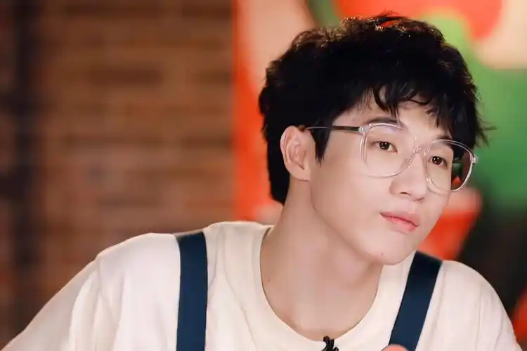 孙天宇真的帅拉了01