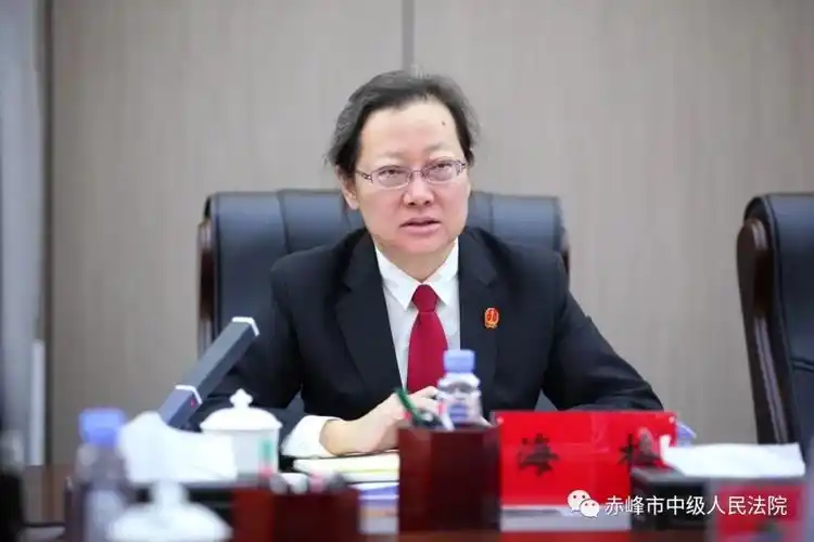 1月12日上午,赤峰中院召开"行政诉讼中一并审理民事争议"工作人大代表