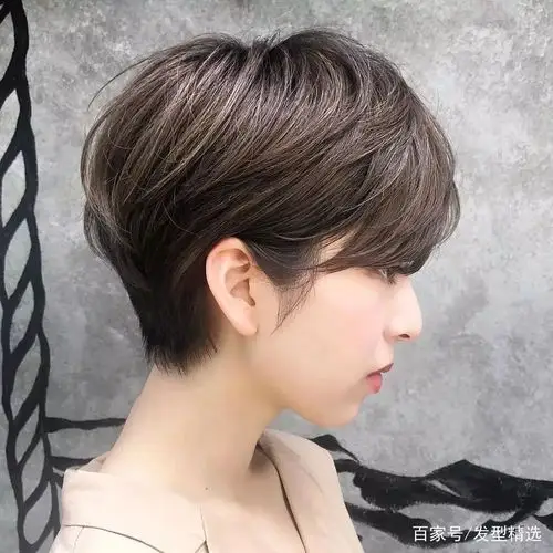 适合30岁女人的气质型撇耳短发