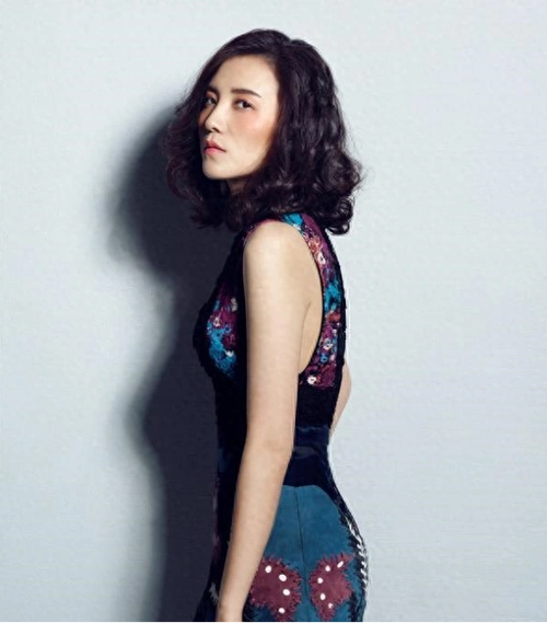 "真浪姐"小宋佳私生活混乱:靠陪睡上位,拍一部戏换一个伴侣