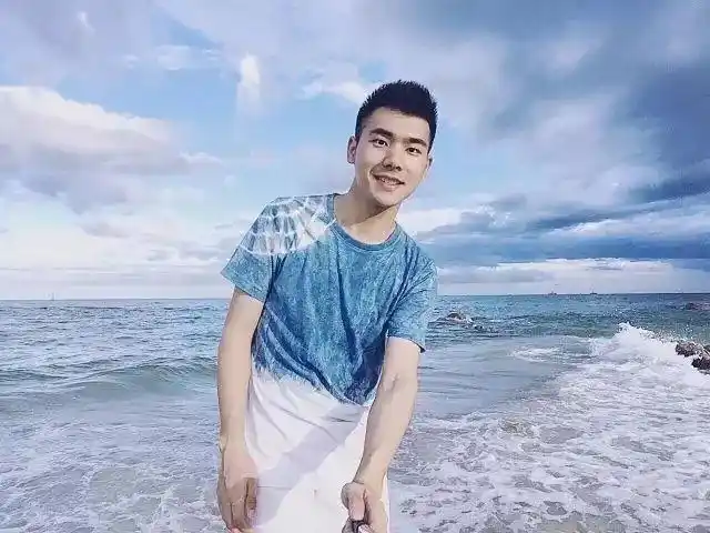 他就是2017年湖南卫视"快乐男声"长沙十强的创作歌手——杨振宇今天