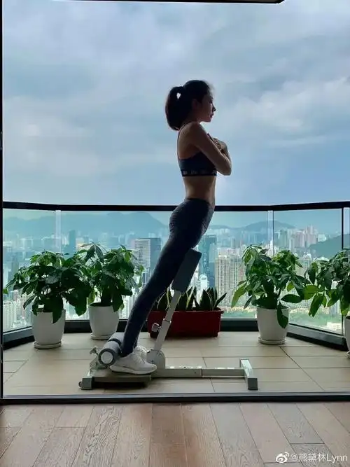 郭富城又在给方媛买辣条熊黛林已经买下第二栋亿万豪宅了