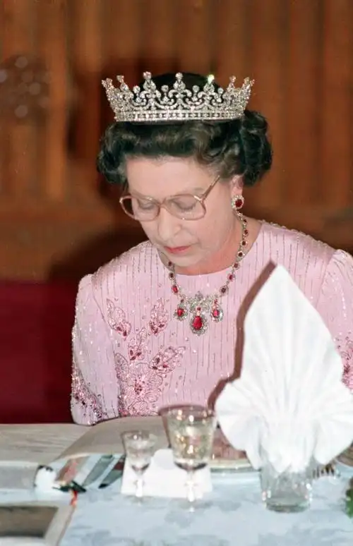 伊丽莎白二世访华