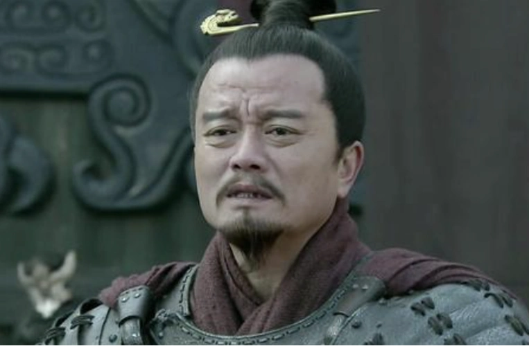 袁术之所以无法在三国争锋,是因为手下没有出色的谋臣和武将吗?