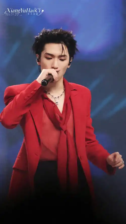 严浩翔超话红色是戏帝的统治区@时代少年团-严浩翔2023.11.