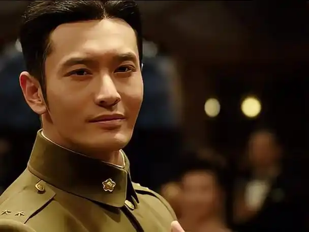 太平轮:黄晓明亲自为美女穿上高跟鞋,这样的霸道大家爱了吗?