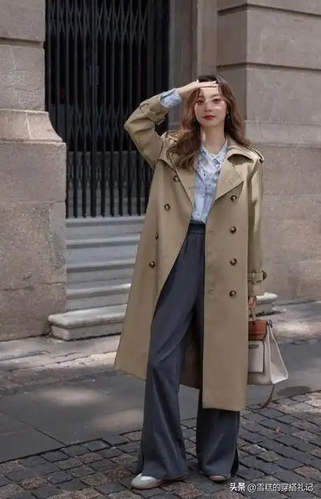 今年穿风衣里面怎么搭学下面潮人搭这3件上衣洋气时髦又显瘦