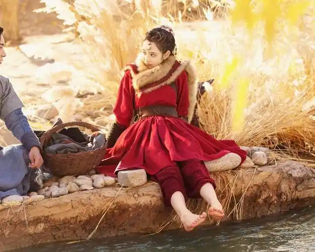 彭小苒《东宫》剧照大赏,最后两张王炸啊