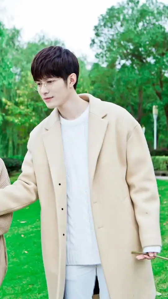 夏至未至 陈学冬 壁纸(cr:噗叽咕咕咕)