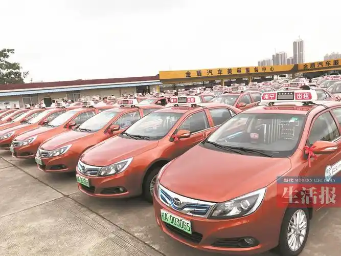 南宁首批电动出租车亮相 充满电最高可开400公里