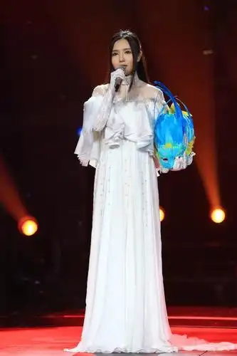 蒙面唱将猜猜猜第八期孙楠陈冰刘美麟成功揭面 剩余两位唱将能否成功