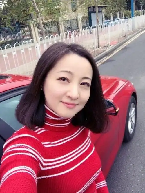 19岁的"方芳"清纯可爱,嗓音甜美,一首《摇太阳》,勾起回忆 - 西瓜视频