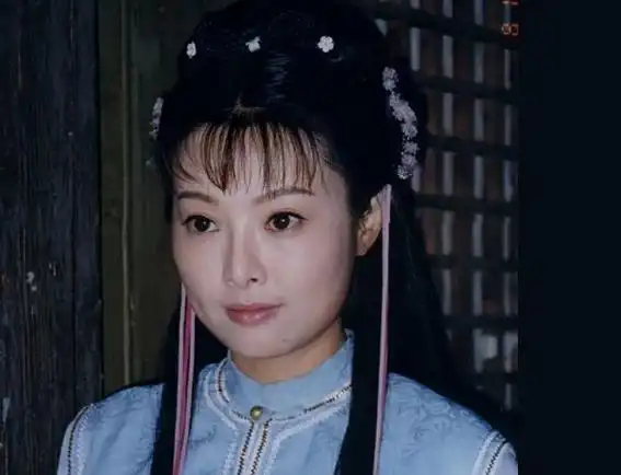 50岁袁立罕曝近况身材发福脸部圆润模样大变