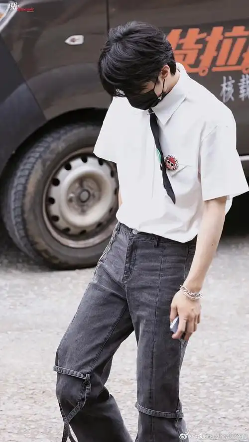 刘耀文 手部护理