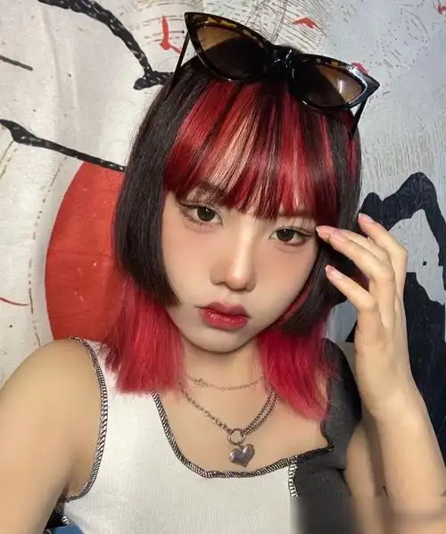 拜托再挂耳染就土咯2021千禧挑染才是真洋气