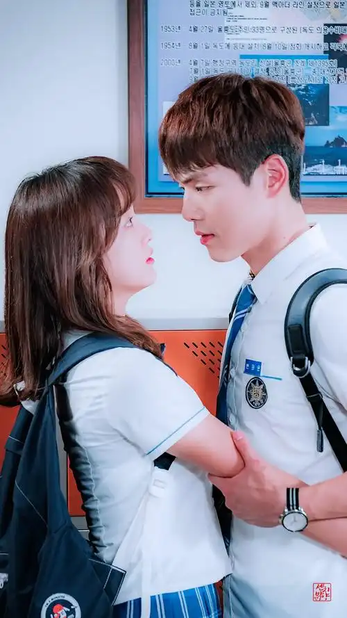 学校2017 金正贤 金世正 壁纸