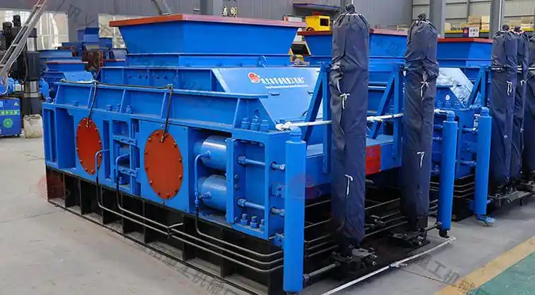 大型鹅卵石液压对辊制砂机的优势以及工作原理_物料_生产_能耗