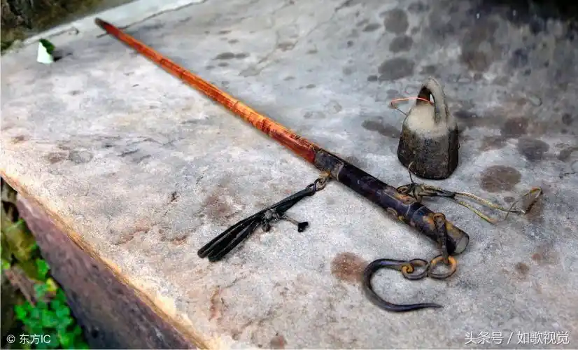 90后年轻人难得一见的老物件包括三转一响满满的都是回忆