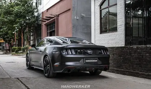 福特mustang   电光黑 这辆改色的黑色坐骑帅到没朋友!