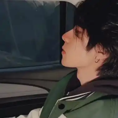 成熟好看的真实帅哥侧脸高清头像图片