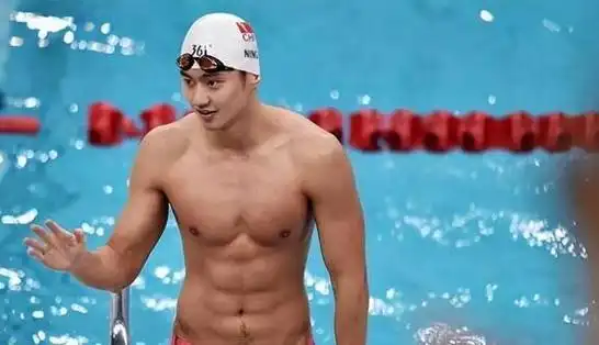 回顾水中飞鱼宁泽涛事业因广告代言耽误退役后现状如何