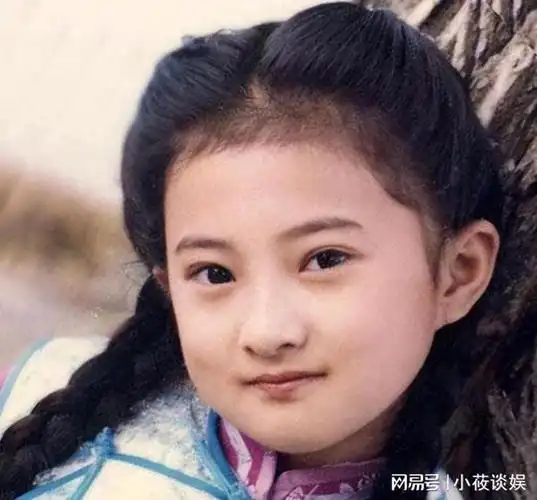 9岁因婉君爆红,18岁上北大,撒贝宁曾发誓要娶她,43岁不婚不育|金铭