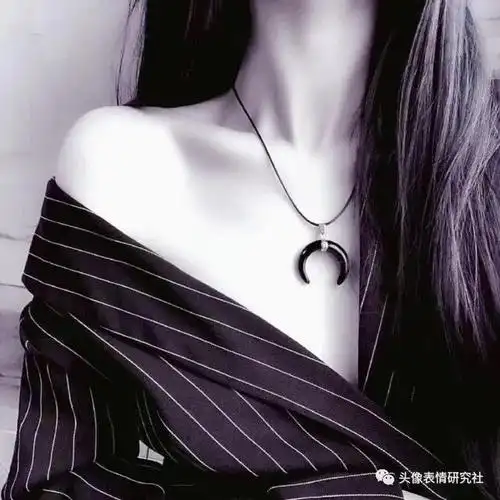 敲性感女生锁骨头像来咯