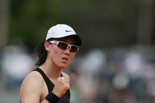 网球——法网:郑赛赛止步第二轮