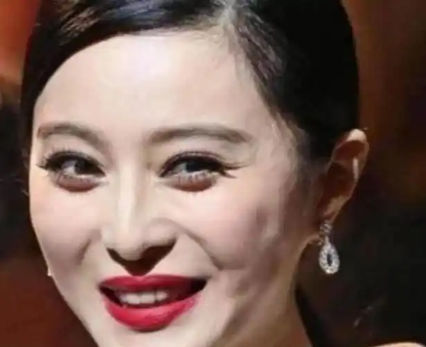 无滤镜下的女星热巴没眼看范冰冰一脸横肉看到她吓一跳