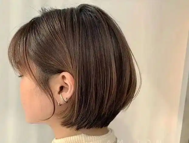 自带修颜瘦脸的短发谁不爱,甜美减龄之余又凸显出干练气质