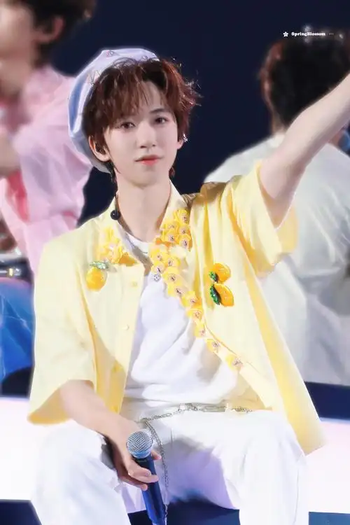 贺峻霖等不及了##时代少年团楼间楼演唱会