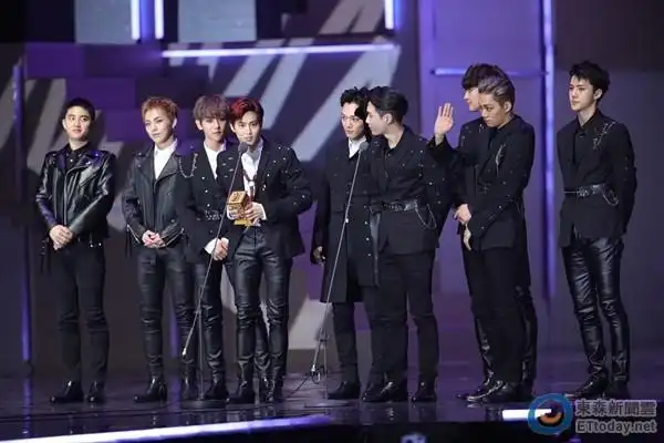 exo组合mama三连霸张艺兴拿奖就是爽