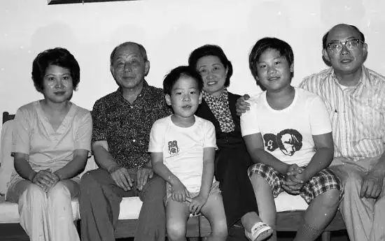 赵一荻陪伴所爱40年不要名分下葬时少帅说我要把她拉回来