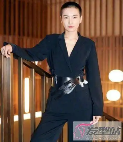 适合女生剪的寸头 吸睛帅气不输男生_发型站_最新流行发型设计发型