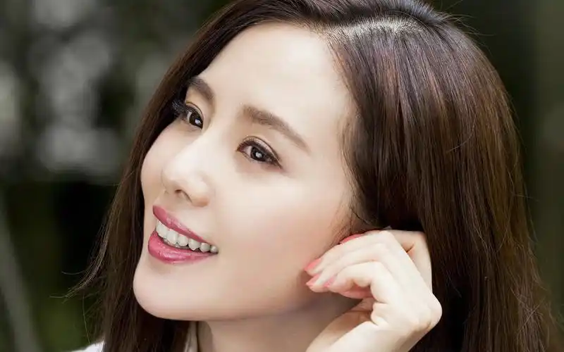 女星刘诗诗优雅气质桌面壁纸_大陆明星_壁纸下载_美桌网