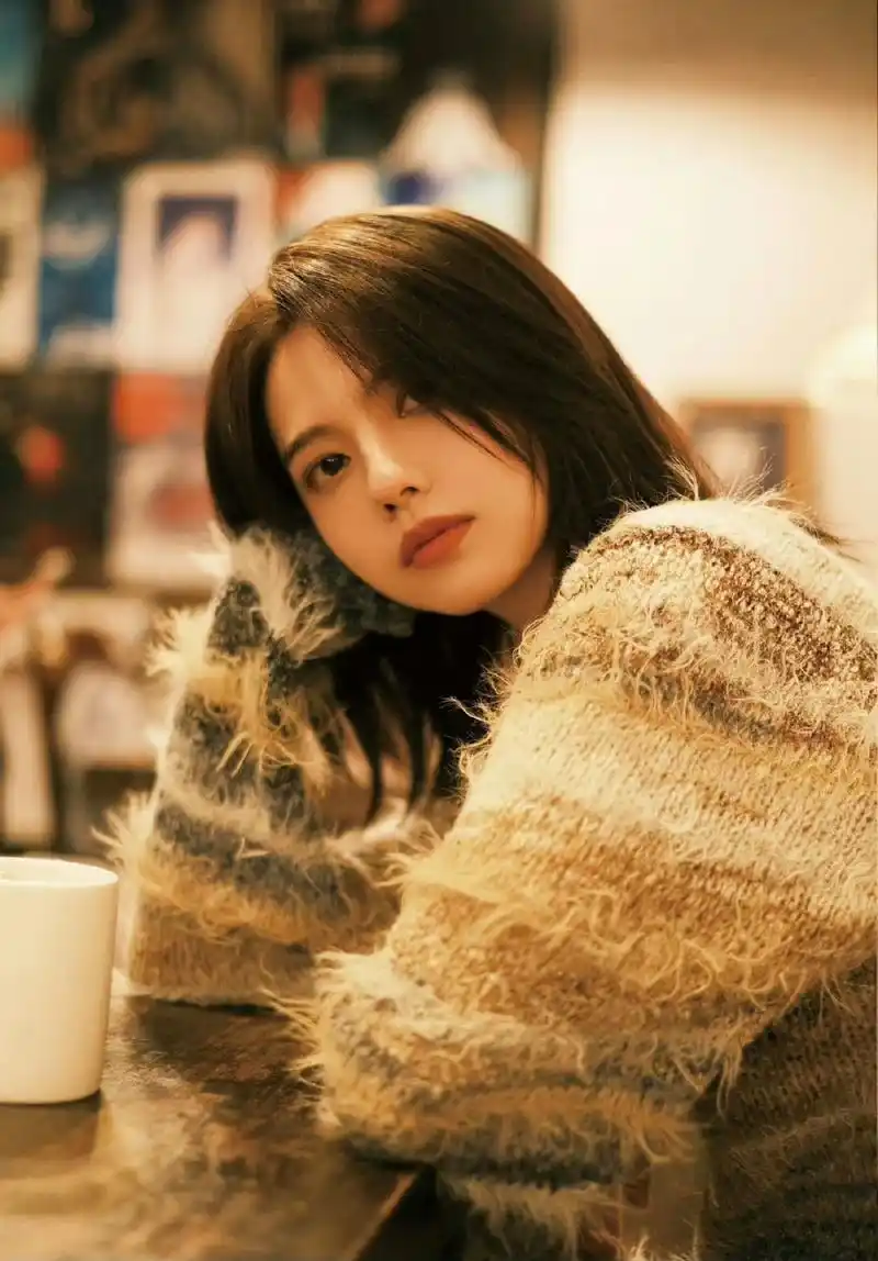 冬日暖阳,姜珮瑶的这组照片真的太治愈了～～  阳光倾洒,姜珮瑶的这组