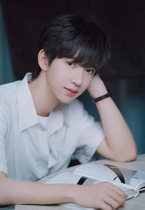 优秀的贺峻霖值得毫不吝啬的夸赞,少年意气,且听他娓娓道来