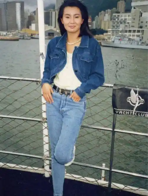 港风不过时看了张曼玉90年代的时尚才发现今天穿衣也不如她